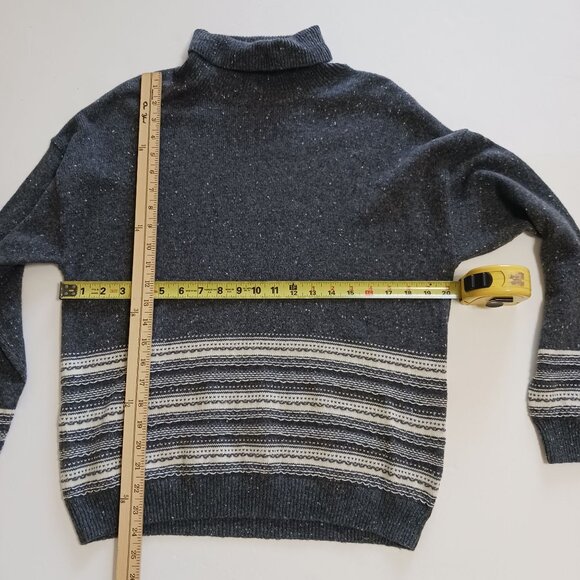 Orvis Gray Turtleneck Sweater With Border Stitch Detail Large NWT - Picture 7 of 9